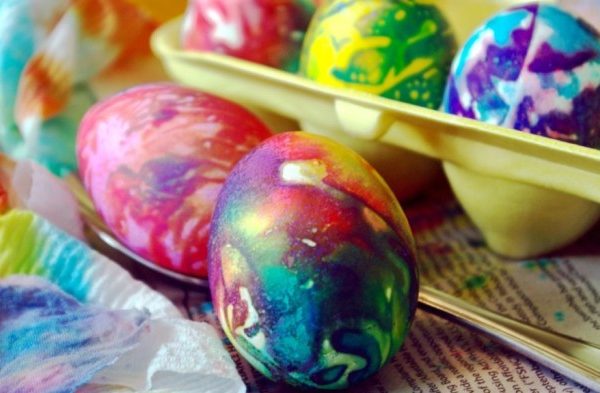 Gel food coloring dye eggs