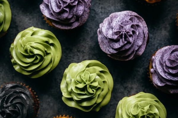 How to make frosting with food coloring