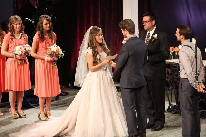 Joy duggar wedding dress